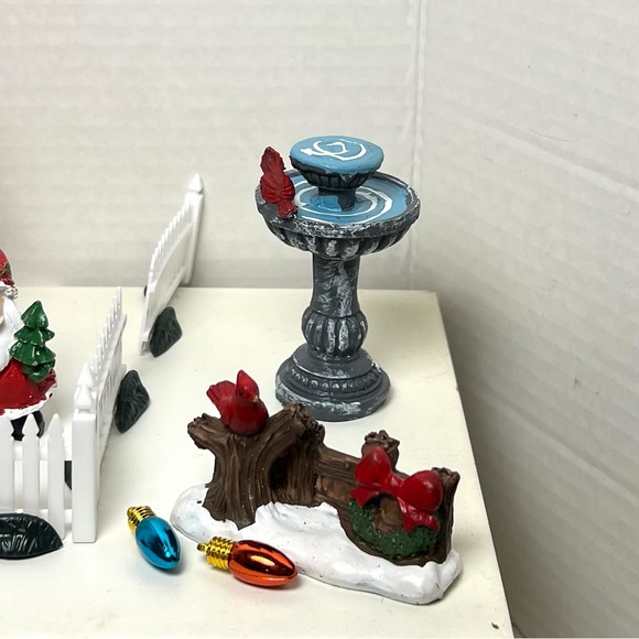 LIGHT UP CHRISTMAS TOWN FAIRY GARDEN GIFT SET - Picture 12 of 16